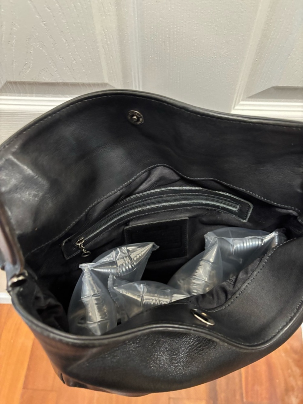Coach VINTAGE F0D-9180 Whitney MADE IN USA Black Glove Tanned Leather Hobo EUC - Picture 16 of 16